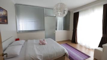 Superior Villa | 4 bedrooms, iron/ironing board, free WiFi, bed sheets