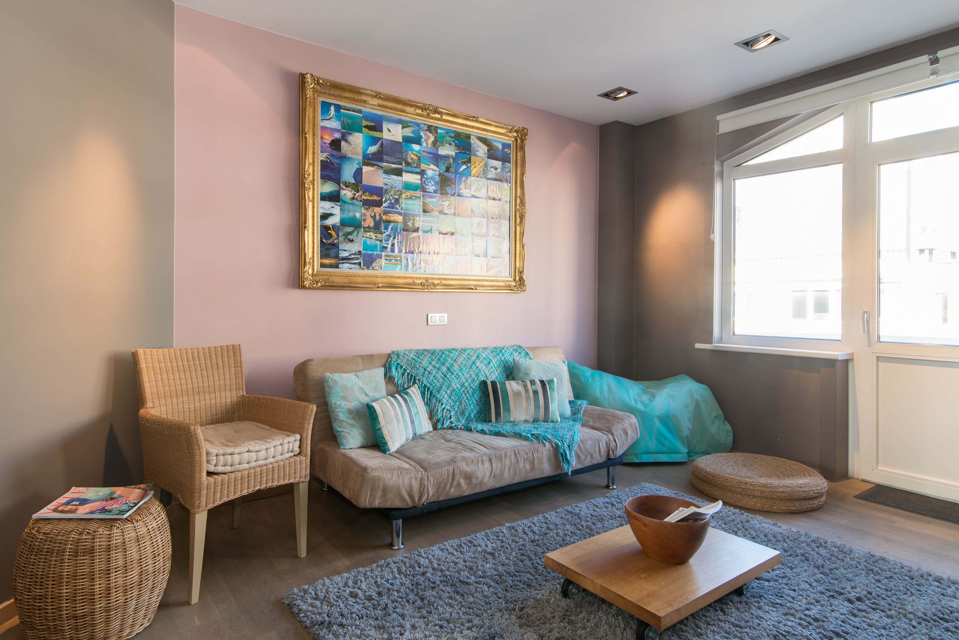 컴포트 아파트 | 거실 | 평면 TV