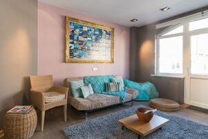 Comfort Apartment | Living room | Flat-screen TV