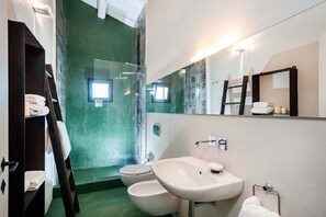 Villa, 2 Bedrooms | Bathroom | Shower, rainfall showerhead, bidet, towels