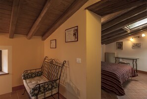 Departamento, 2 habitaciones (Leonardo) | Cortinas blackout, insonorización, wifi gratis y ropa de cama