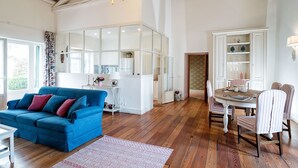 Villa, 4 Bedrooms | Living area | Flat-screen TV - La Capinera (Trecastagni)