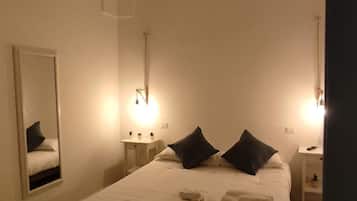 Draps italiens Frette, couette en duvet d'oie, minibar, bureau