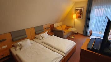 舒適雙人房 | 書桌、手提電腦工作空間、遮光窗簾/窗簾、免費 Wi-Fi