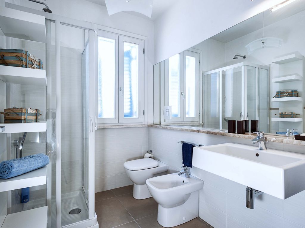 Rumah, 3 kamar tidur | Kamar mandi | Shower, pancuran hujan, pengering rambut, dan kloset