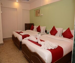Family Suite, Non Smoking | In-room safe, soundproofing, free WiFi - Anil Guest House (Mumbai)