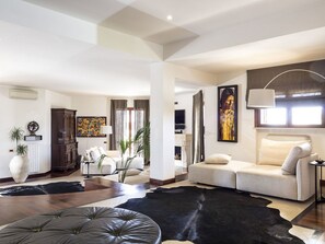 Villa, 4 Bedrooms | Living room | Flat-screen TV, fireplace, DVD player, iPod dock - Profumo d'Oriente (Syracuse)
