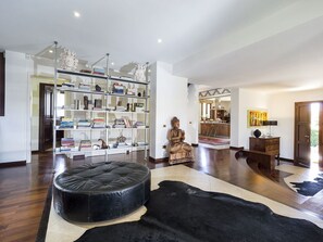 Villa, 4 Bedrooms | Living area | Flat-screen TV, fireplace, DVD player, iPod dock