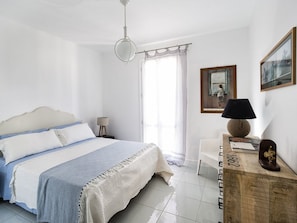 Appartement, 2 chambres | 2 chambres, fer et planche à repasser, accès au Wi-Fi (inclus)