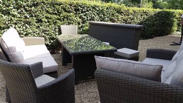 House, 4 Bedrooms | Terrace/patio