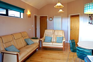 House, 2 Bedrooms | Executive lounge