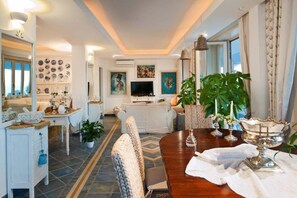 Villa, 6 camere da letto | Soggiorno | TV LCD, caminetto, lettore DVD, docking station per iPod