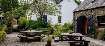 Crinan Canal Cottage