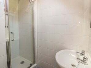 Bathroom - Crinan Canal Cottage (Lochgilphead)