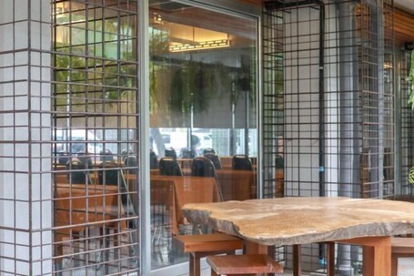 Sala de reuniones. Laekhon Nonbai