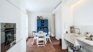 Villa, 2 habitaciones | Cocina privada | Frigorífico grande, horno, placa de cocina y lavavajillas