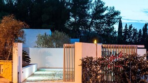 Entrada al alojamiento