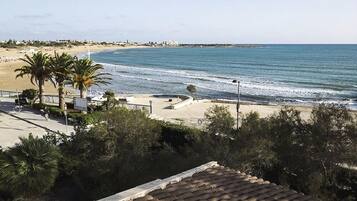 Villa, 3 Bedrooms | Beach | On the beach