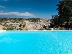 Seasonal outdoor pool - Villa Luna (Scicli)