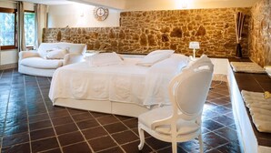5 bedrooms, iron/ironing board, WiFi (free), individually decorated - Villa Maddalena (Syracuse)