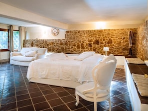 5 chambres, décoration personnalisée, ameublement personnalisé