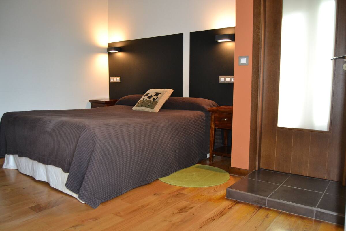 Desk, blackout curtains, cots/infant beds, free WiFi
