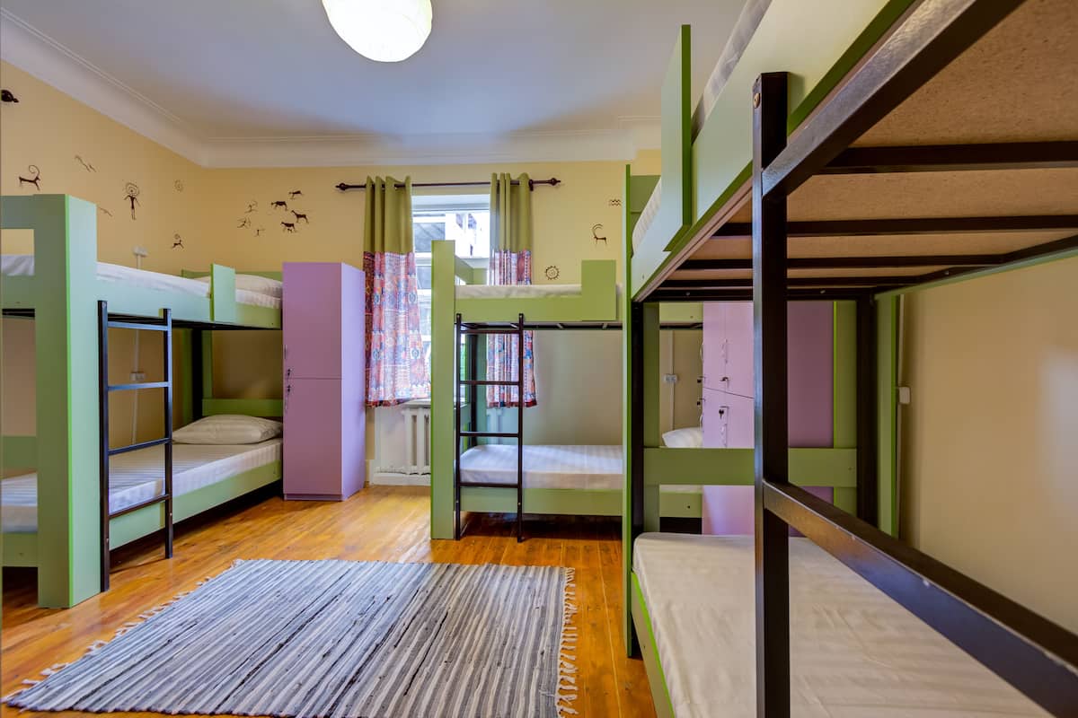 In-room safe, WiFi (free), bed sheets