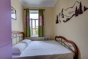 Standard Double Room | Peti besi dalam bilik, Wi-fi percuma, cadar katil 