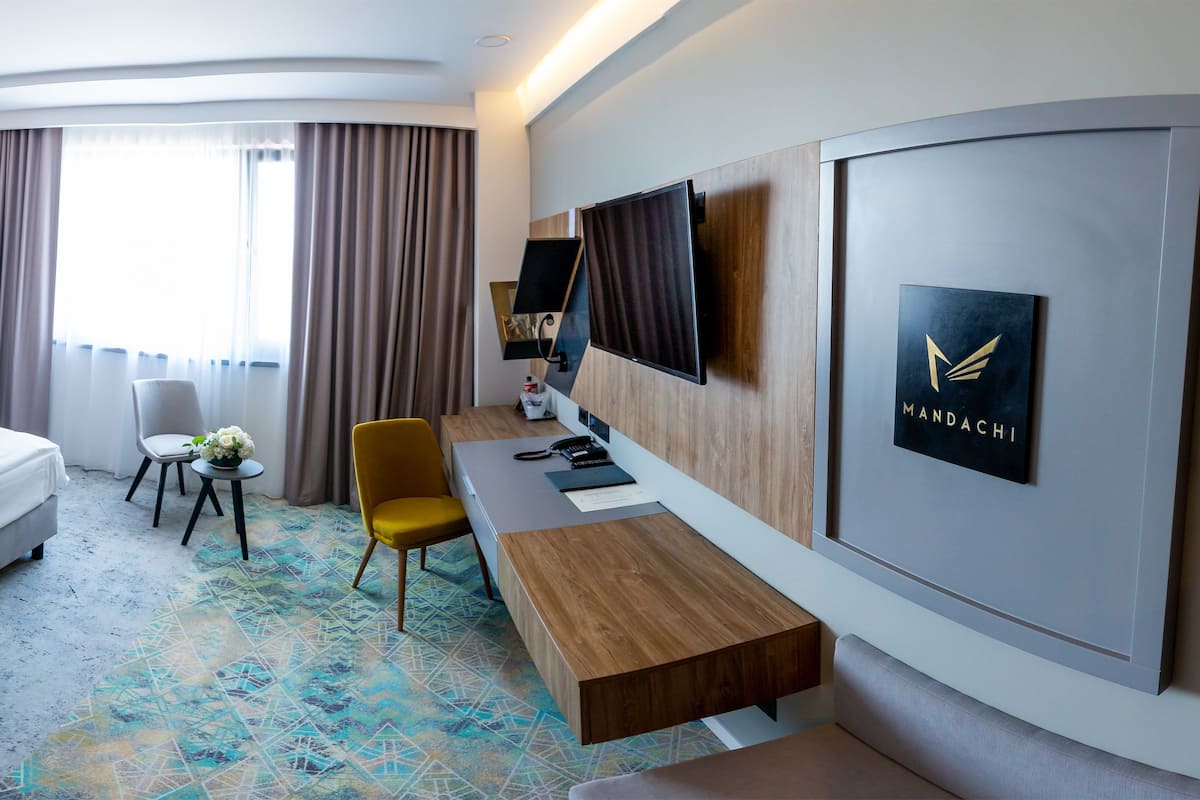 Deluxe Double Room Single Use, 1 Queen Bed, Non Smoking | Premium bedding, in-room safe, desk, blackout drapes