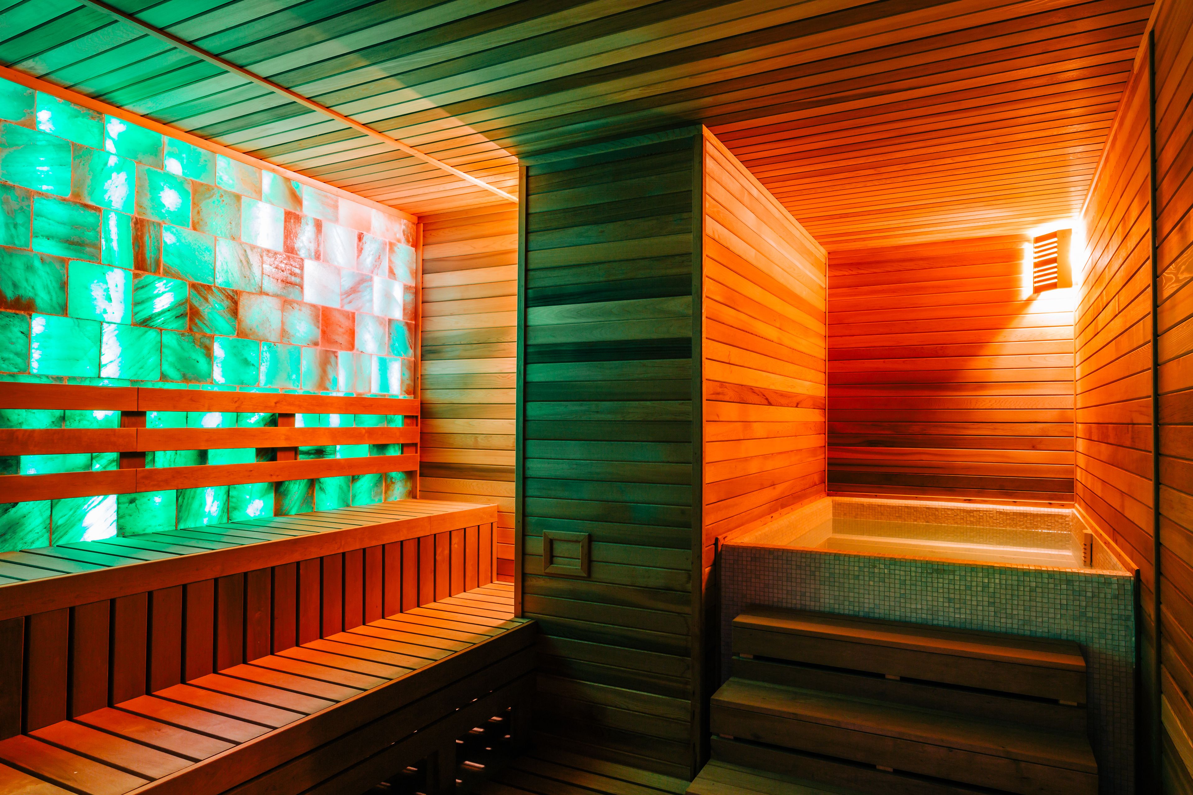 Sauna, poreallas, höyrysauna, turkkilainen sauna, vartalohoitoja