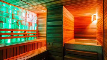 Sauna, poreallas, höyrysauna, turkkilainen sauna, vartalohoitoja