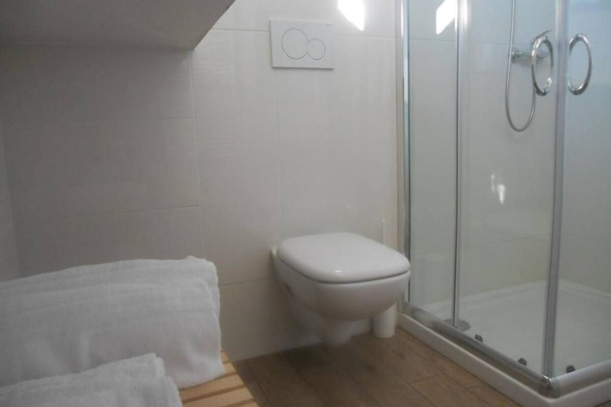 Desk, free cots/infant beds, free WiFi