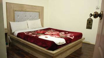 King Room, Balcony | Desk, soundproofing, free WiFi