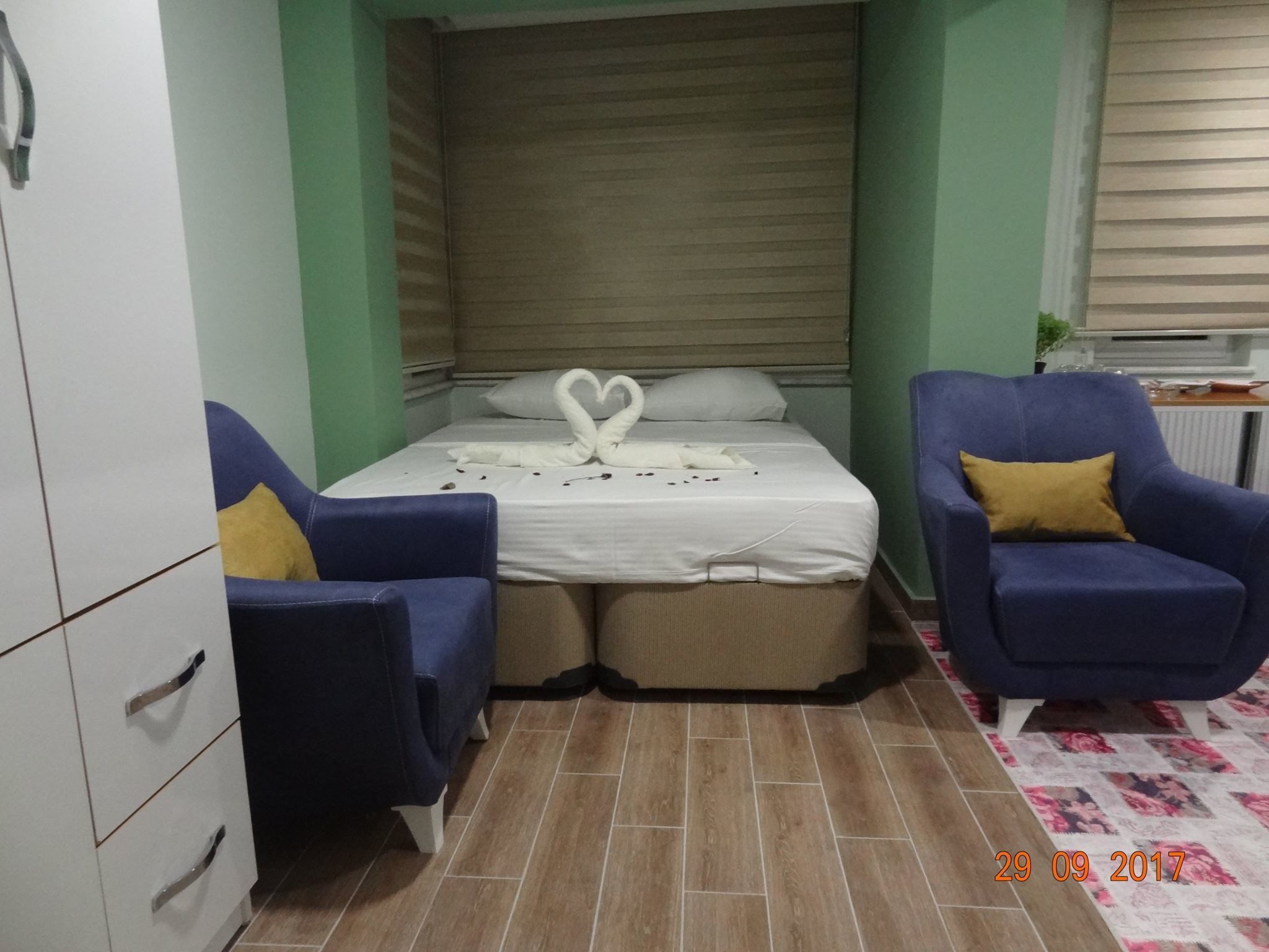 Minibar, desk, free WiFi