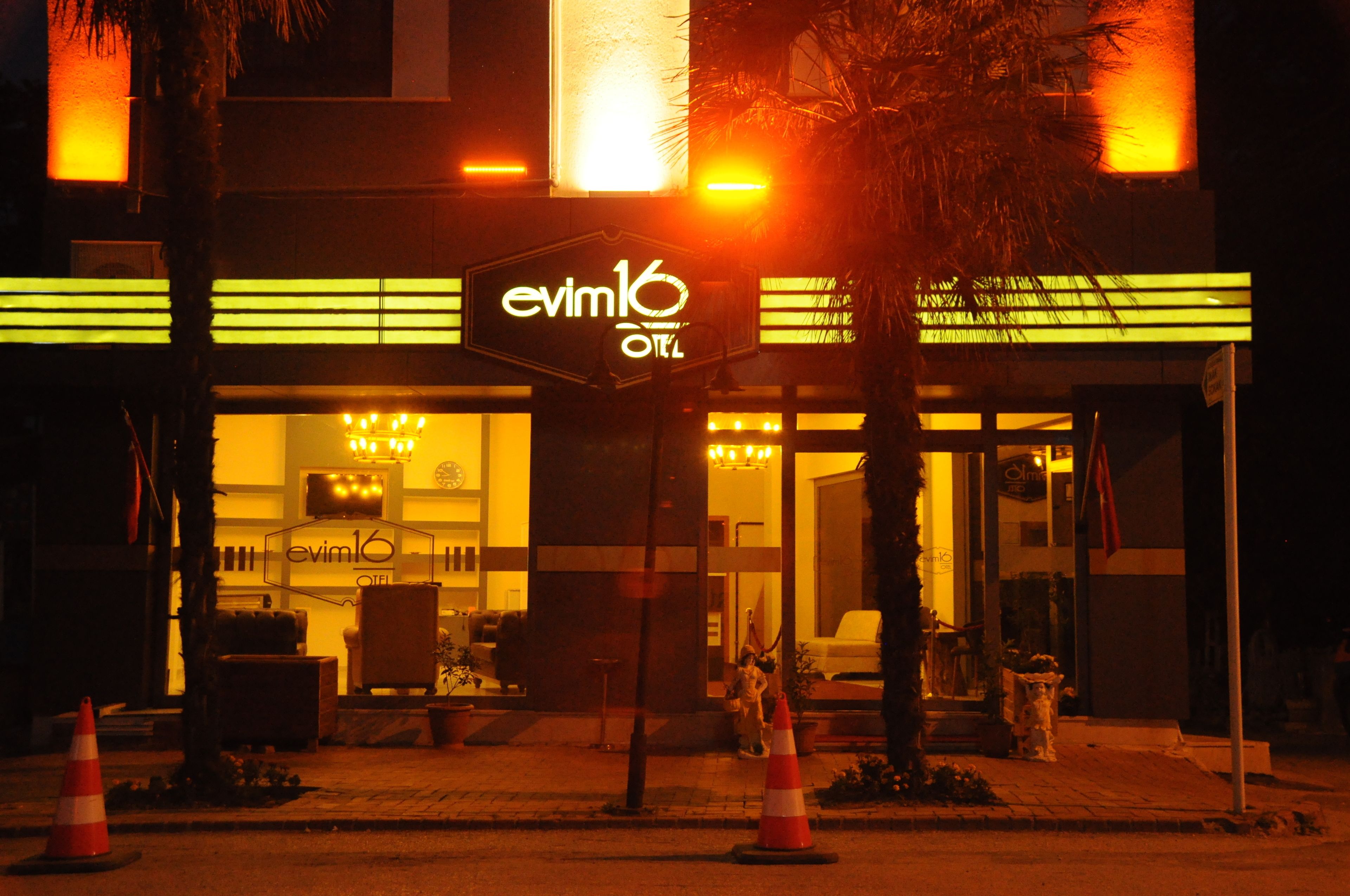 Single Room | Front of property