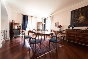 Living area - La Gare (Magenta)