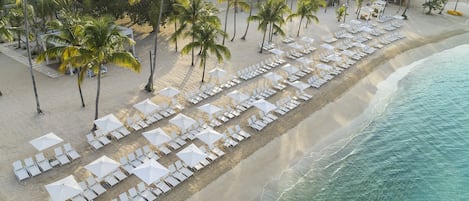 Plage privée à proximité, sable blanc, cabines gratuites