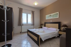 1 bedroom, in-room safe, soundproofing, iron/ironing board - Kamelia Apartments (Mylopotamos)