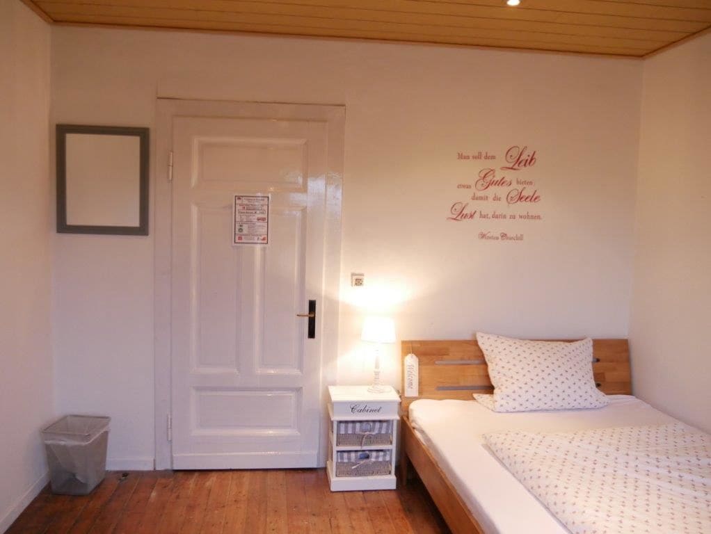 Bloc d&#x27;apartaments, diversos dormitoris | Escriptori, bressols, un bressol de viatge i llits addicionals 