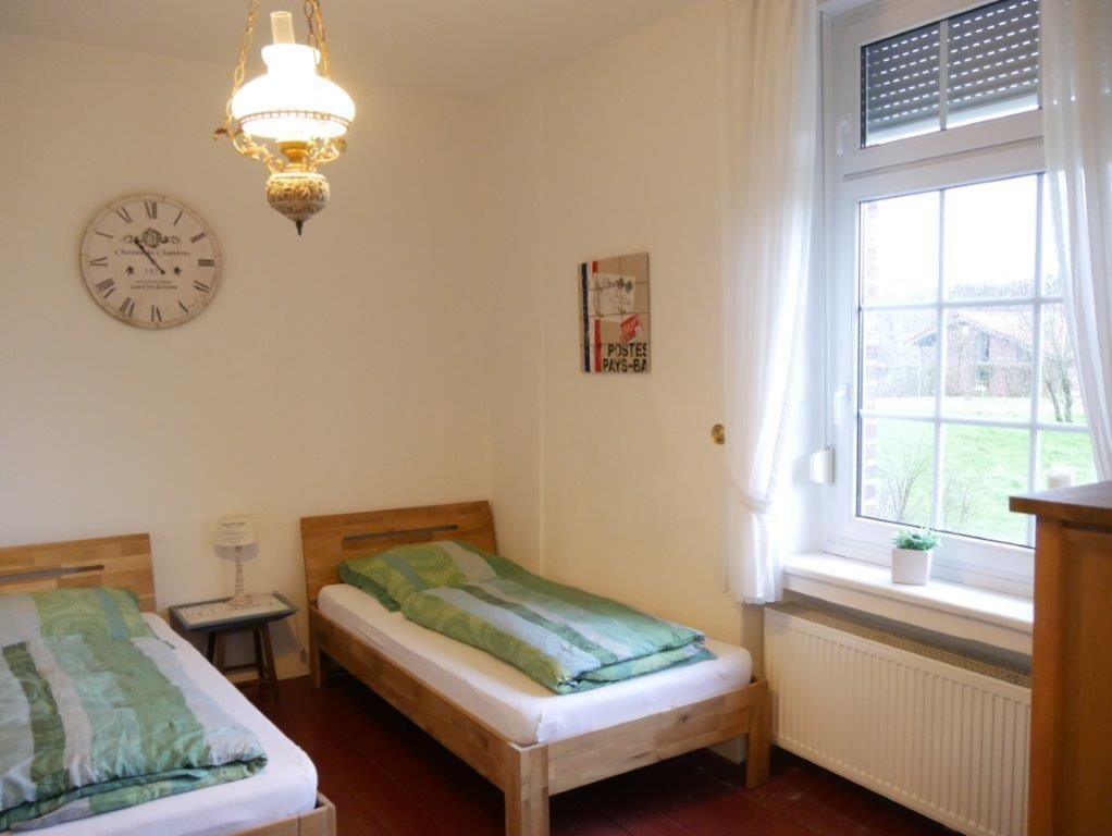 Desk, cots/infant beds, travel cot, rollaway beds