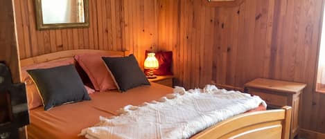 2 bedrooms, desk, laptop workspace, iron/ironing board