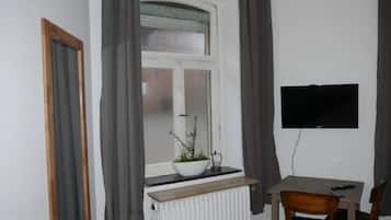 Condo, 6 Bedrooms | Room amenity