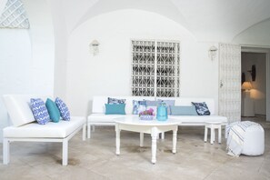 Superior Villa, Multiple Bedrooms, Non Smoking | Living area | Flat-screen TV - Villa Dar Janna (Hammamet)
