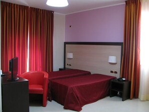 Minibar, soundproofing, free WiFi, bed sheets - Ristorante Albergo Roma (San Ferdinando di Puglia)
