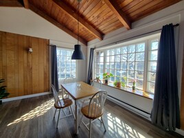 Apartamento City | Servicio de comidas en la habitación
