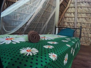 Coffre-fort, bureau, lit de bébé (gratuit), accès au Wi-Fi (inclus)