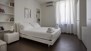 Ảnh chưa phân loại, 3 trong số 23 ảnh, nút