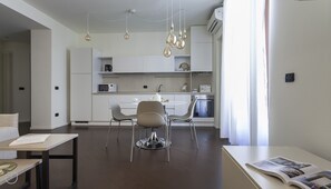 Apartment (1 Bedroom) | Private kitchen | Fridge, microwave, oven, stovetop