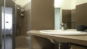 Apartment (1 Bedroom) | Bathroom sink - Italianway   - Cagnola 5 (Milan)