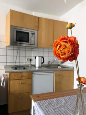 Oven, stovetop, dishwasher, espresso maker - Apartmenthaus Somborn (Bochum)